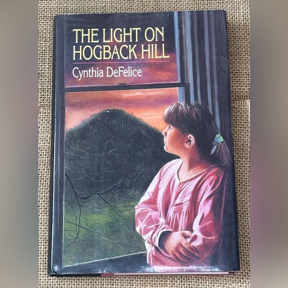 Signed Copy The Light On Hogback Hill Cynthia DeFelice Hardcover Book Vintage